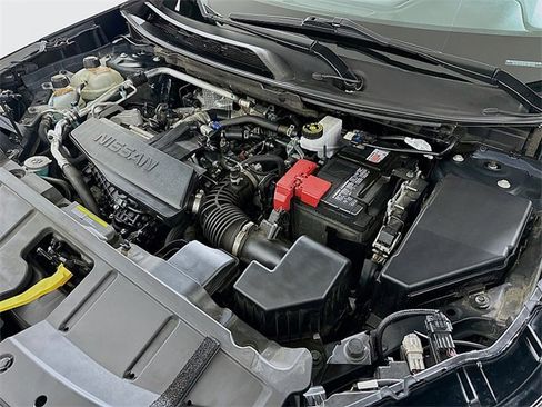 Used 2024 Nissan Rogue S image 27