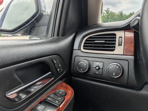 Used 2010 GMC Sierra 1500 SLT AWD/4WD image 17