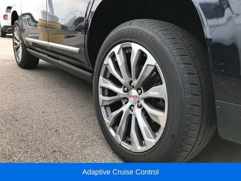 Used 2021 GMC Yukon Denali w/ Denali Premium Package AWD/4WD image 12