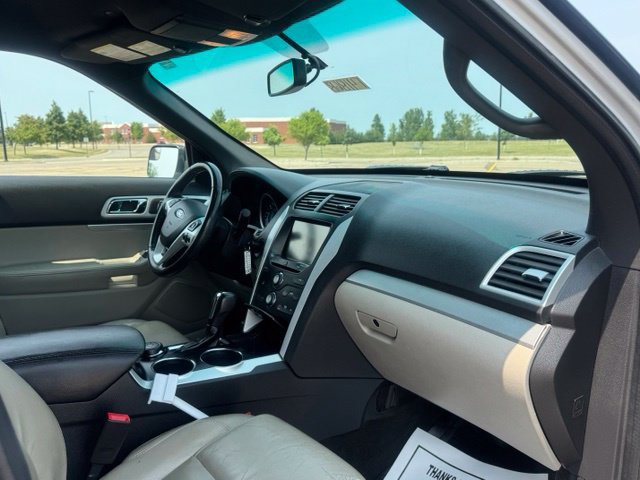 Used 2014 Ford Explorer XLT w/ Equipment Group 202A AWD/4WD image 25