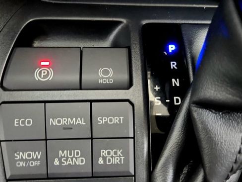 Used 2021 Toyota RAV4 XLE Premium AWD/4WD image 35