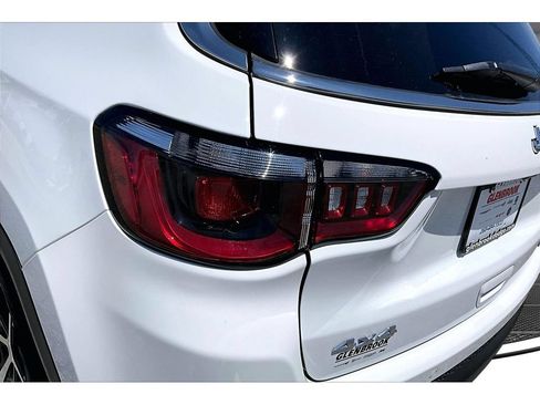 Certified 2024 Jeep Compass Limited AWD/4WD image 36