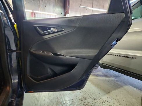 Used 2018 Chevrolet Malibu LT image 23