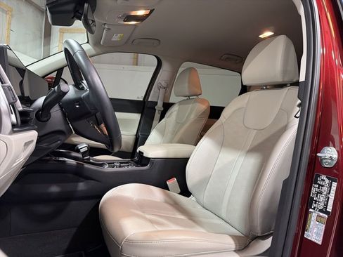 Used 2024 Kia Sorento S image 22