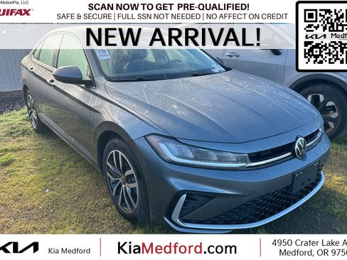 Used 2025 Volkswagen Jetta SE image 1