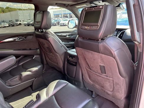 Used 2019 Cadillac Escalade ESV Platinum image 48