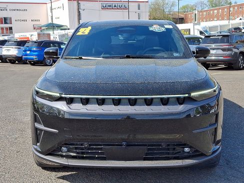 Certified 2024 Jeep Wagoneer Launch Edition image 2