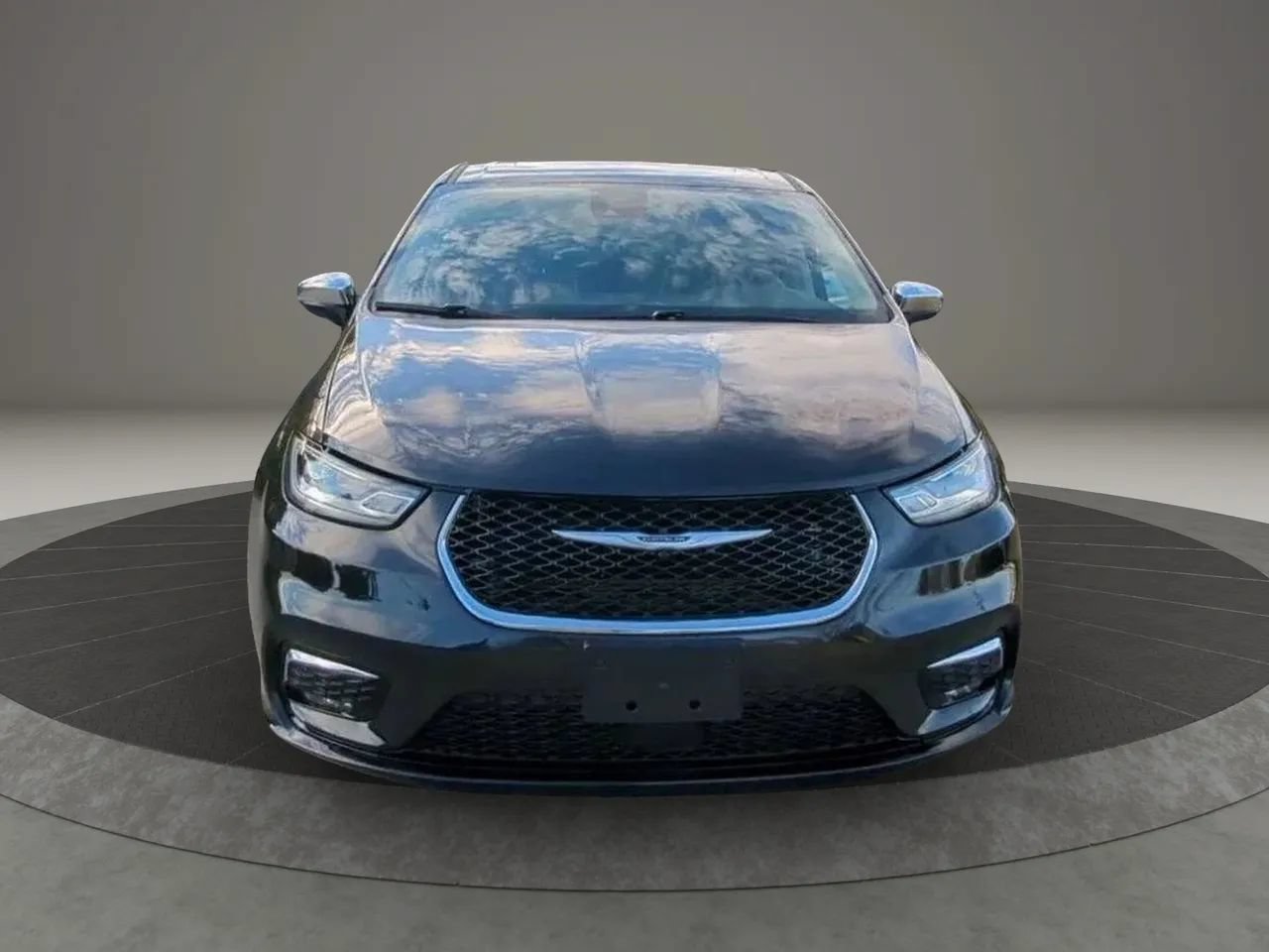 Used 2023 Chrysler Pacifica Limited FWD image 7