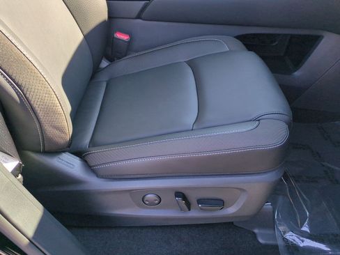 New 2025 Nissan Pathfinder SL image 40