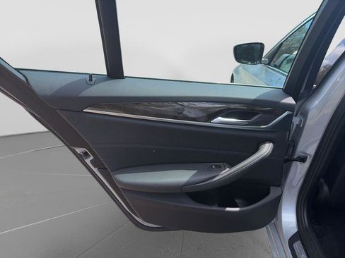 Used 2019 BMW 530i w/ Convenience Package RWD image 11