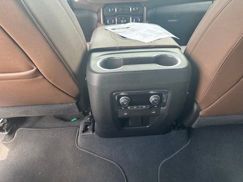 Used 2022 Chevrolet Tahoe High Country AWD/4WD image 13