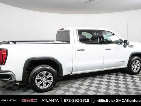 Used 2025 GMC Sierra 1500 SLT image 2