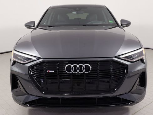 Used 2023 Audi e-tron Prestige w/ Prestige Package image 5