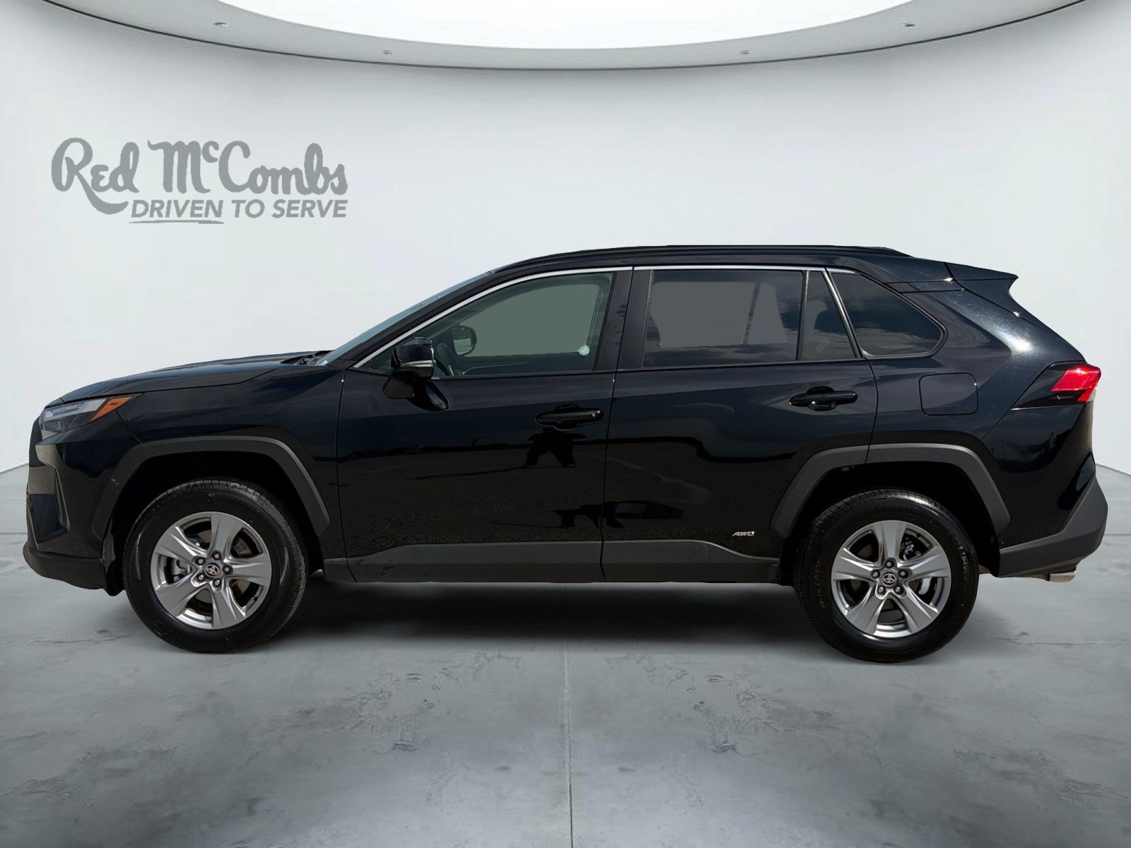 Used 2025 Toyota RAV4 XLE AWD/4WD image 8