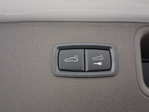 Used 2026 Porsche Macan image 34