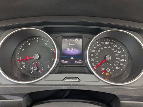 Used 2021 Volkswagen Tiguan SE R-Line image 32