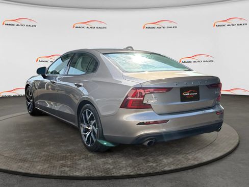 Used 2019 Volvo S60 T6 Momentum AWD/4WD image 8