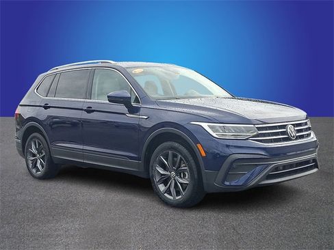 Used 2022 Volkswagen Tiguan SE image 3