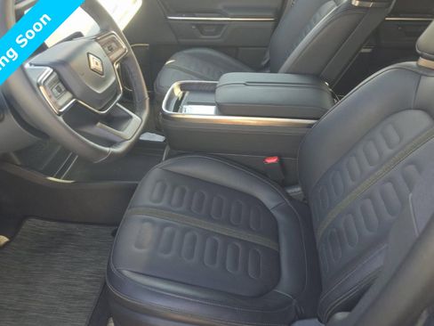 Used 2025 Rivian R1S Adventure image 7