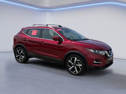 Certified 2021 Nissan Rogue Sport SL FWD image 1