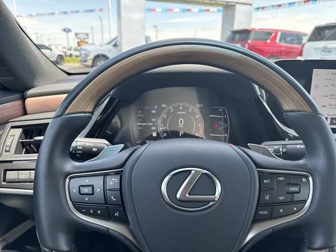 Used 2025 Lexus ES 350 Ultra Luxury w/ Accessory Package (Z1) FWD image 19