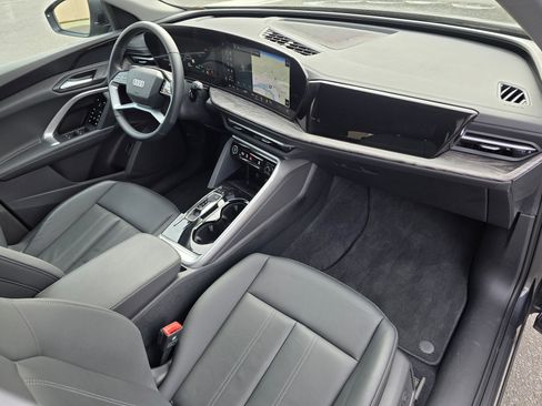 Certified 2025 Audi Q5 Premium w/ Convenience Package image 47