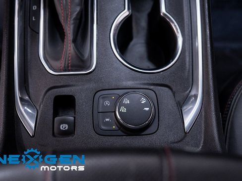 Used 2023 Chevrolet Traverse RS w/ LPO, Floor Liner Package AWD/4WD image 17