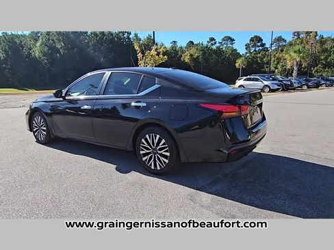 Used 2023 Nissan Altima 2.5 SV image 28