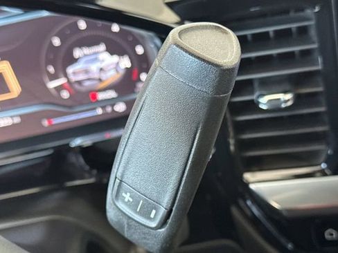 Used 2025 GMC Sierra 1500 SLT AWD/4WD image 34