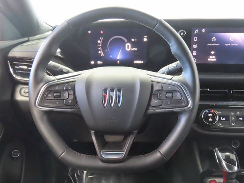 Used 2025 Buick Envista Sport Touring w/ Convenience I Package FWD image 9