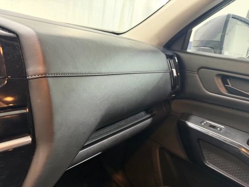 Used 2024 Nissan Pathfinder SV FWD image 21