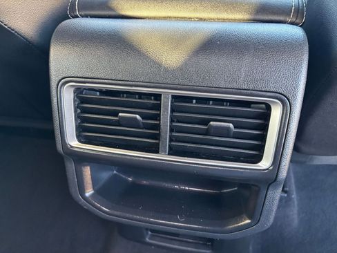 Used 2025 Volkswagen Atlas Cross Sport SE image 25