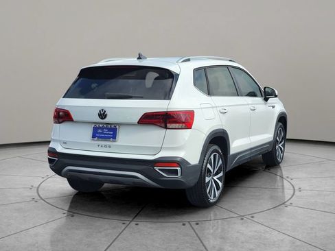Used 2024 Volkswagen Taos SE FWD image 11