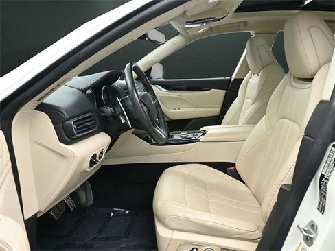 Used 2022 Maserati Levante Modena image 11