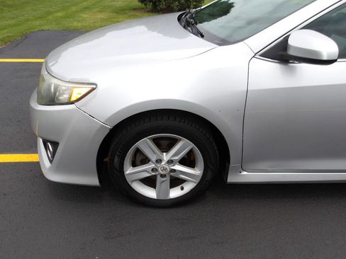 Used 2012 Toyota Camry SE FWD image 27