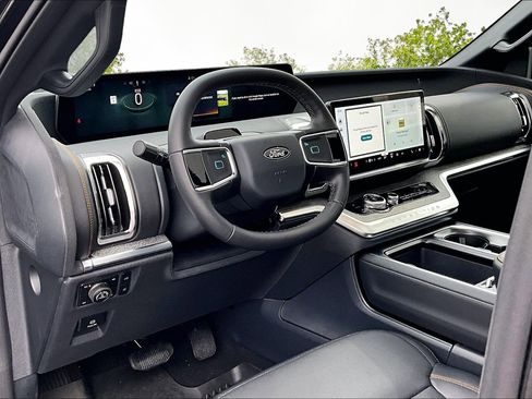 New 2026 Ford Expedition Tremor image 6