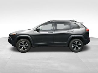 Used 2017 Jeep Cherokee Trailhawk AWD/4WD video 2