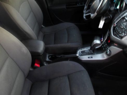 Used 2014 Chevrolet Cruze LT image 16