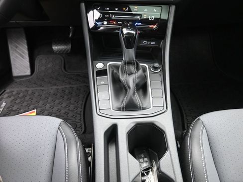 New 2026 Volkswagen Jetta SE FWD image 13