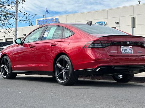 Used 2025 Honda Accord Sport image 5