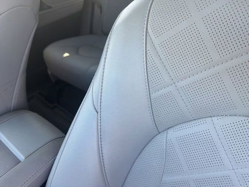 Used 2024 Toyota Highlander Platinum image 20