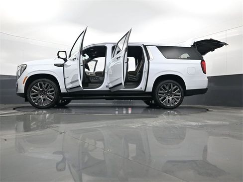 New 2026 GMC Yukon XL Denali Ultimate image 35