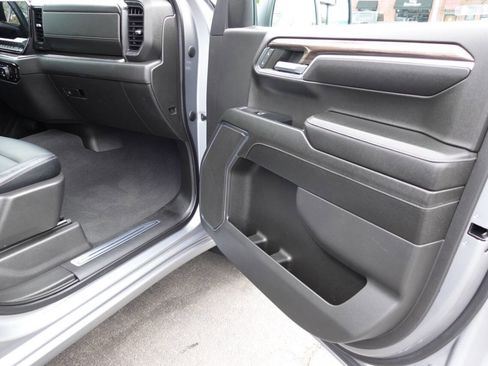 Used 2023 Chevrolet Silverado 1500 LT AWD/4WD image 33
