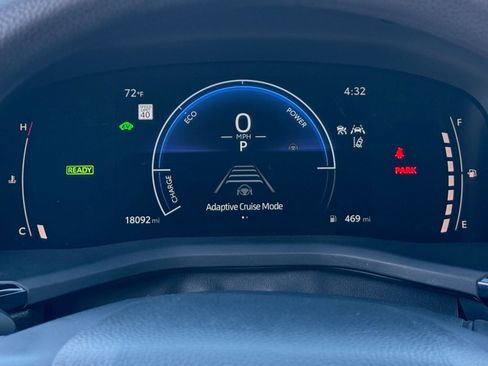 Used 2025 Toyota Camry LE image 40