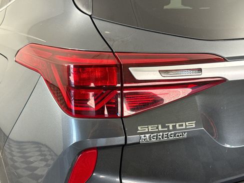Used 2021 Kia Seltos S FWD image 35