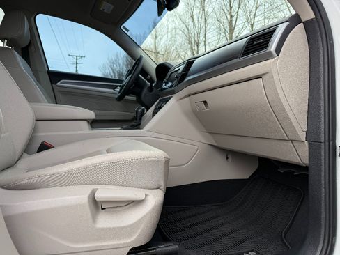 Used 2023 Volkswagen Atlas SE image 28