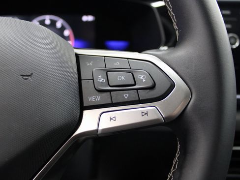 Used 2022 Volkswagen Taos SE image 34