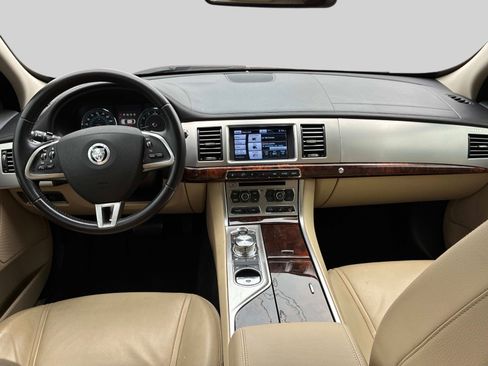 Used 2012 Jaguar XF RWD image 16