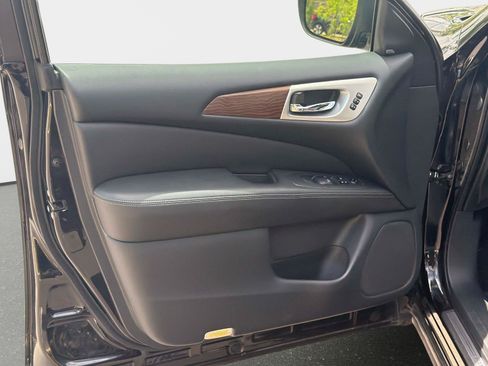 Used 2020 Nissan Pathfinder Platinum AWD/4WD image 20