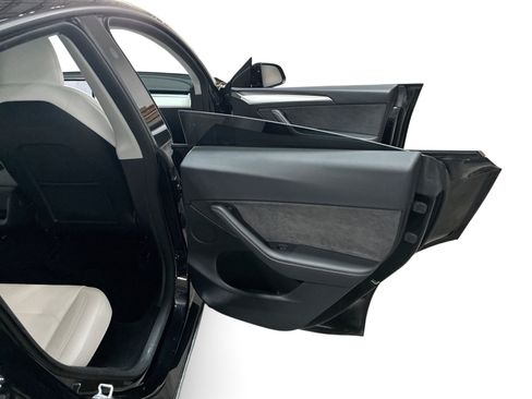 Certified 2023 Tesla Model Y Long Range AWD/4WD image 12